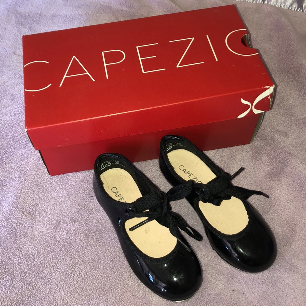Capezio BRAND NEW tap shoes 8.5 toddler